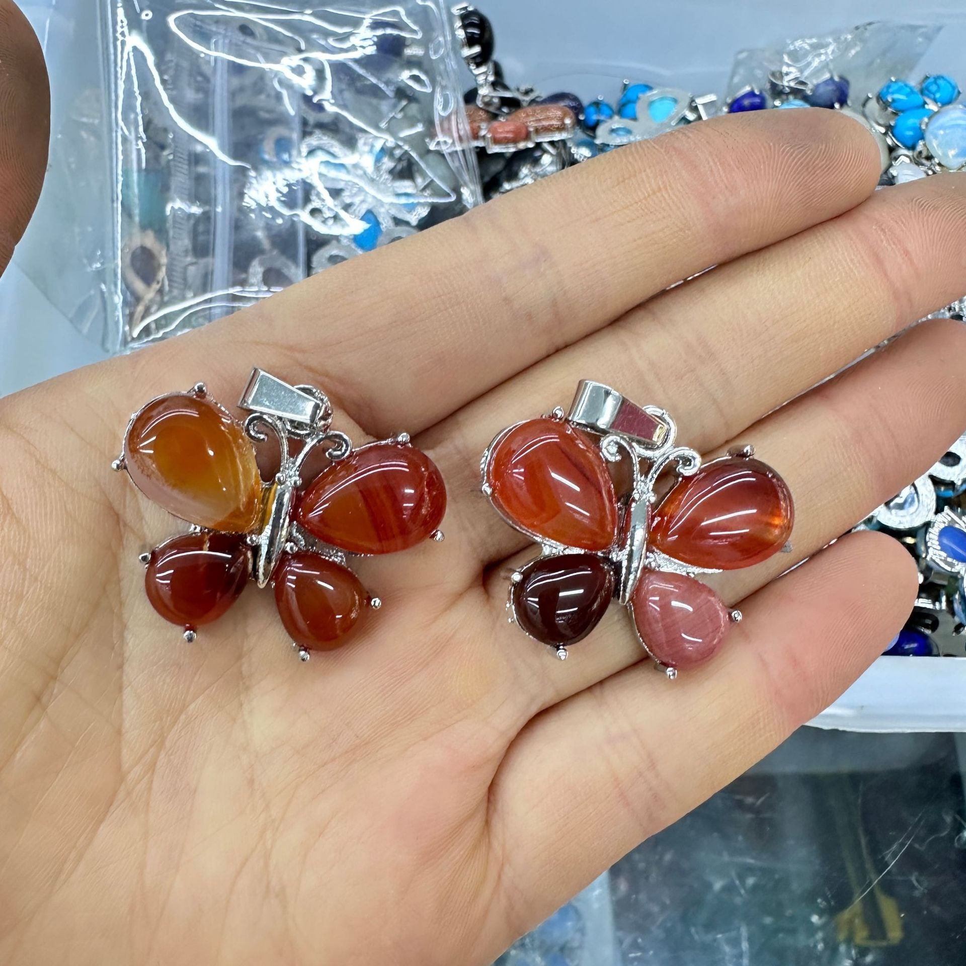 Wholesale Crystal Butterfly Pendant Amethyst Tiger Eye Natural Stone  Necklace